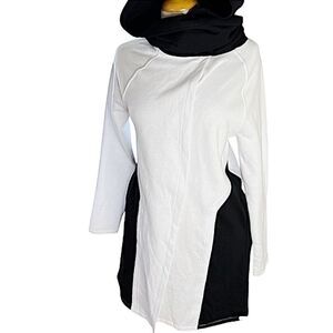 Hot Topic Black/White Hooded Tunic Long Wrap Sweatshirt Size Medium